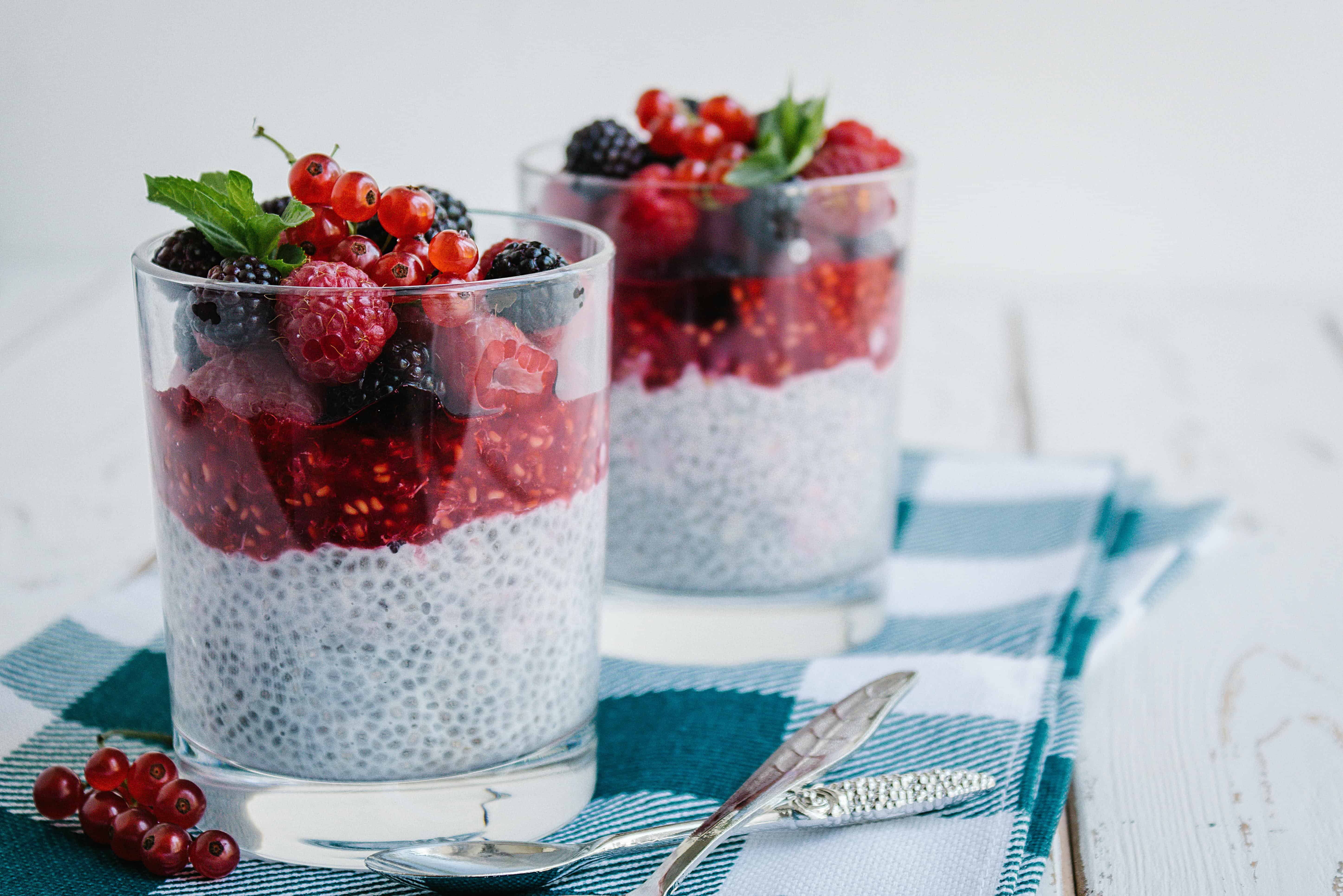 Chia Pudding und Beeren pexels-bestasya-9022034.jpg