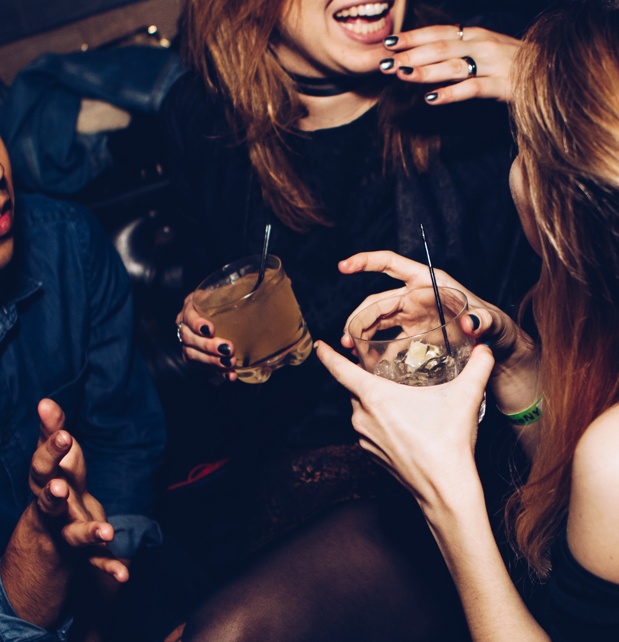 Party mit Cherry Whirl michael-discenza-MxfcoxycH_Y-unsplash.jpg