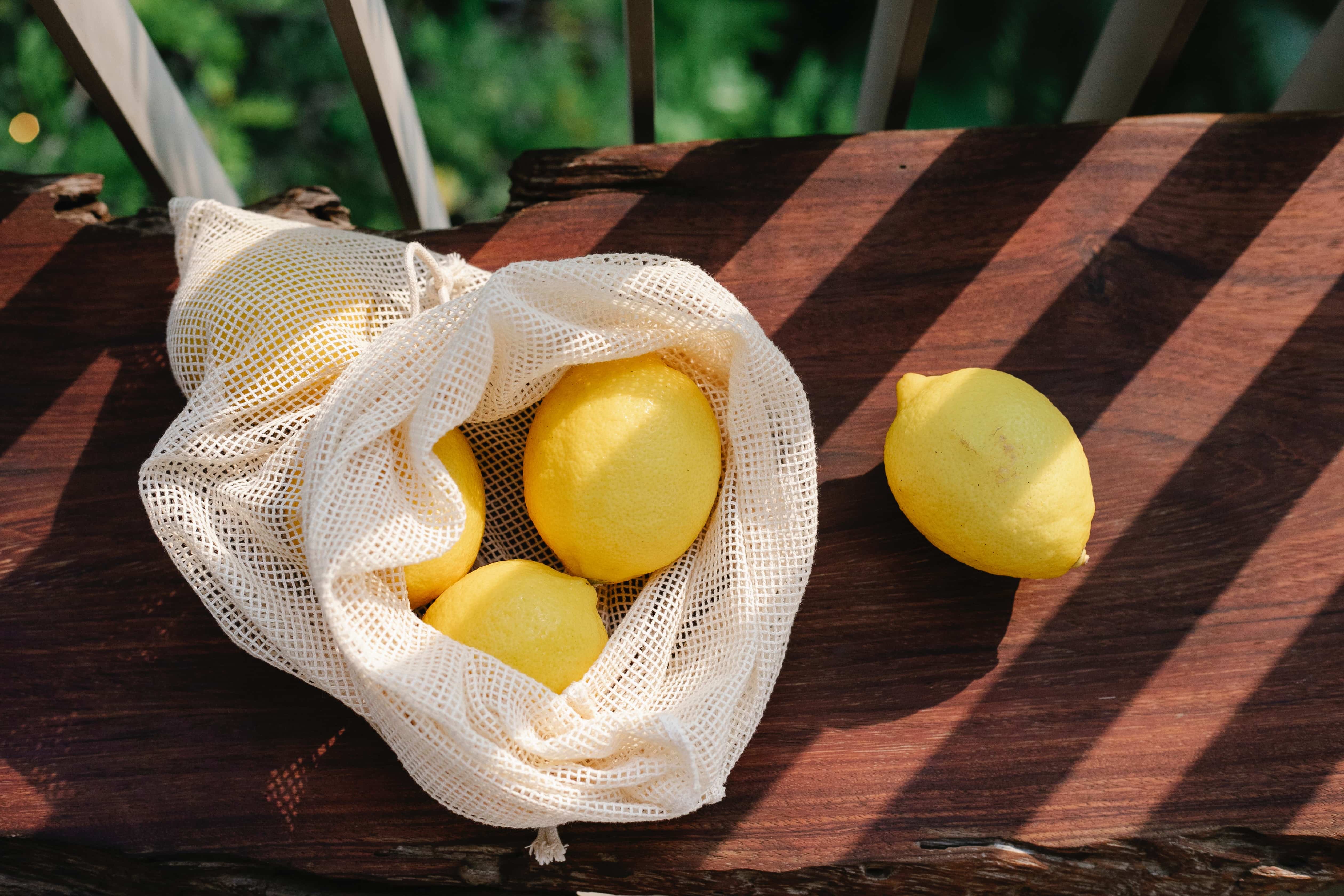Lemon Life pexels-sarah-chai-7262803.jpg