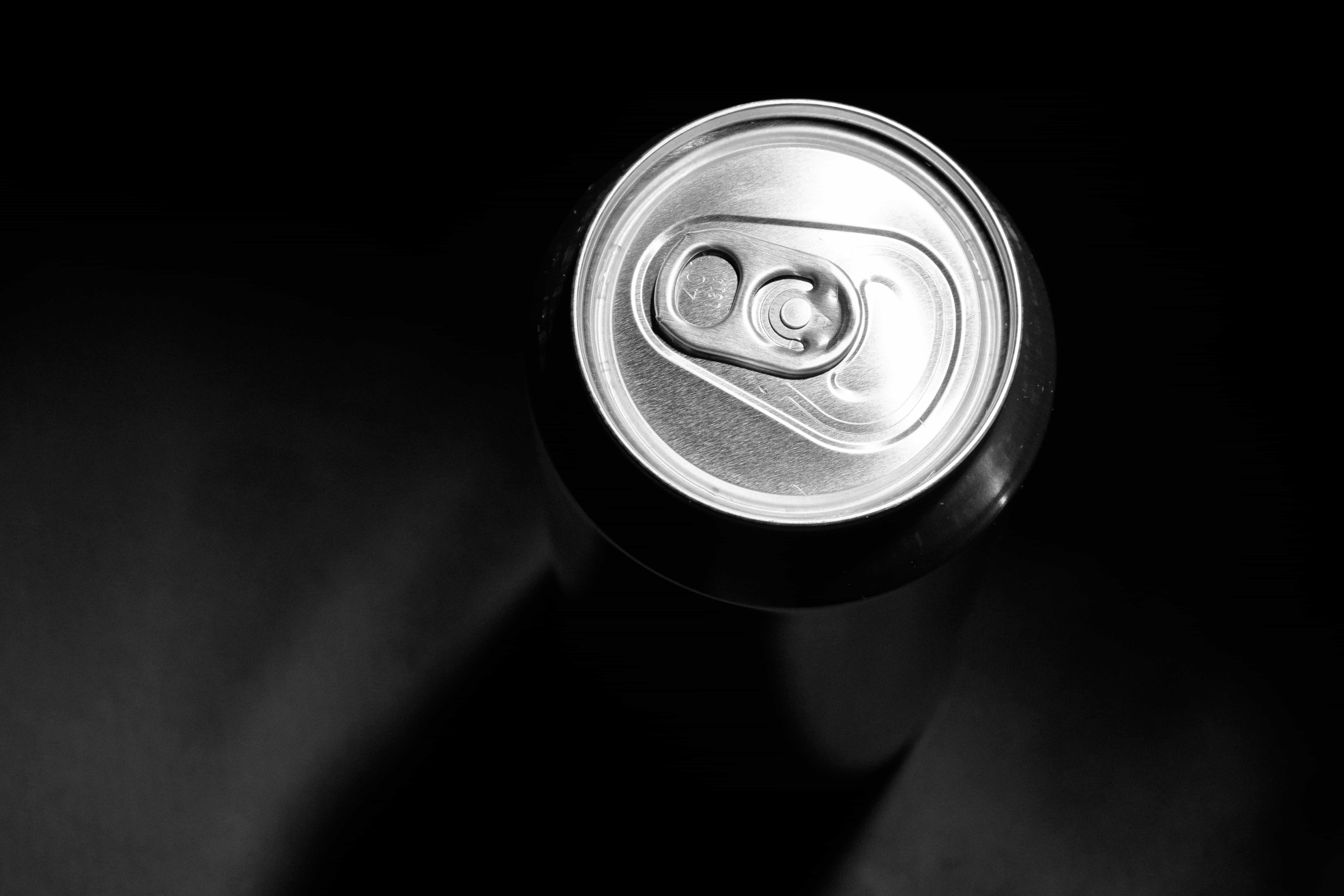 Party in der Dose pexels-cottonbro-5538231.jpg