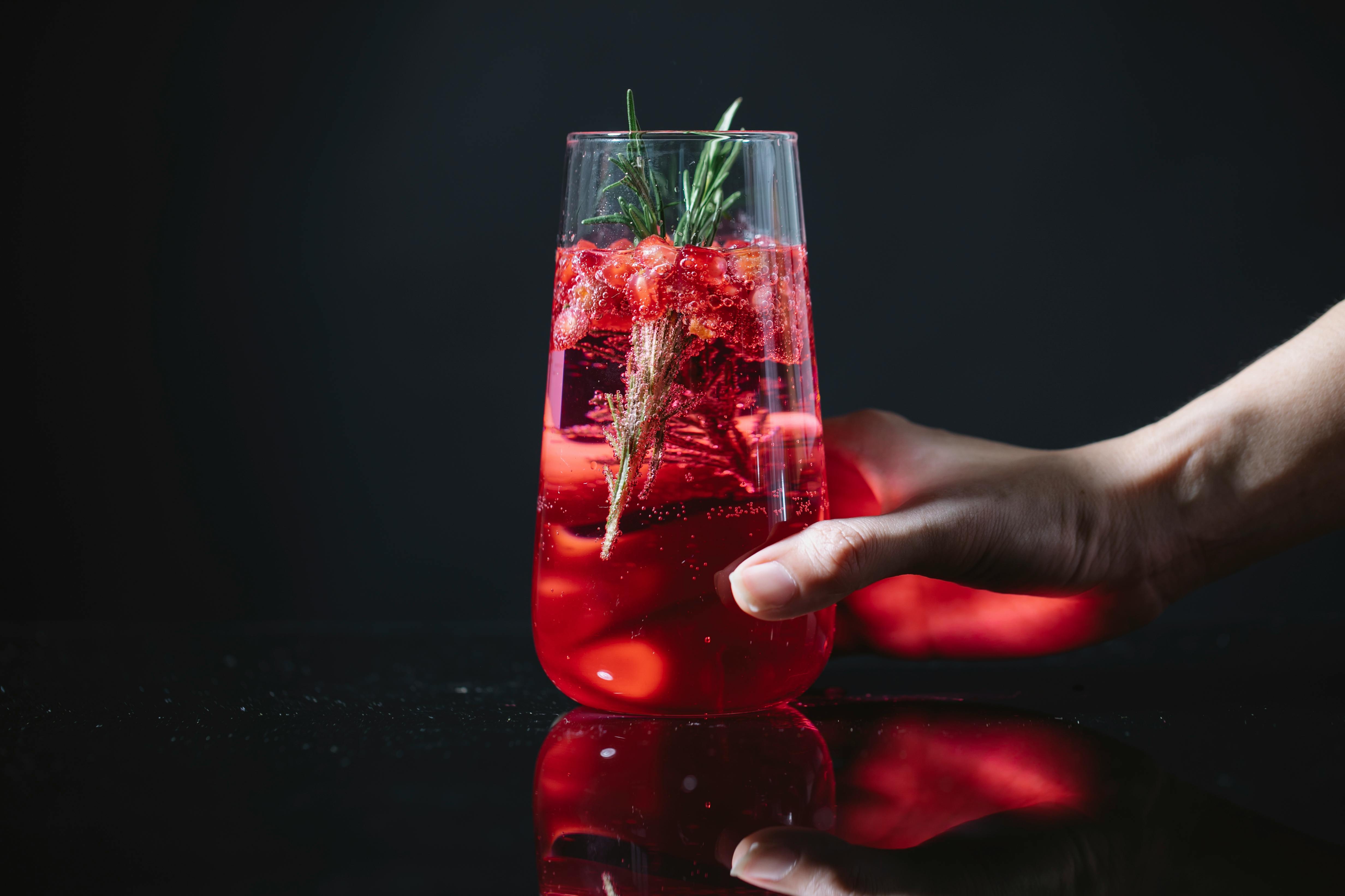 Fruchtiger Drink pexels-charlotte-may-5947019.jpg